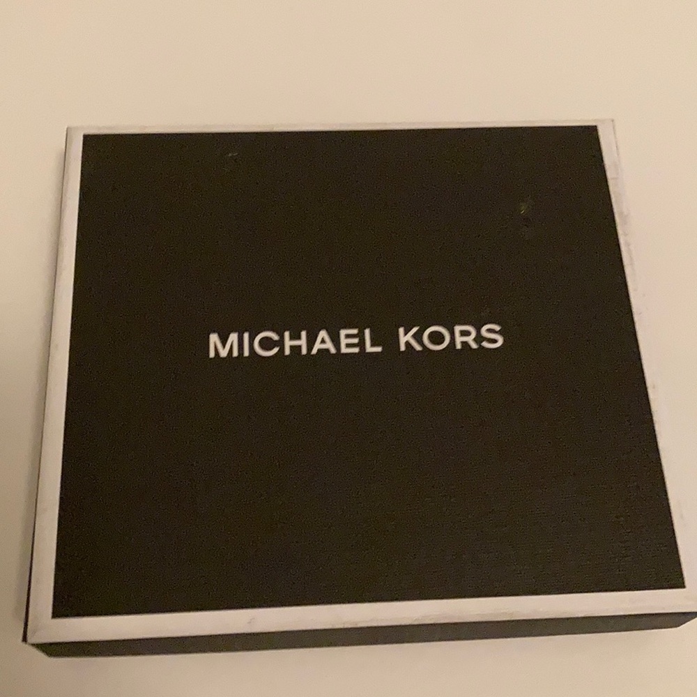 MICHAEL KORS Logo Card Case with Bill Clip - Picture 5 of 9